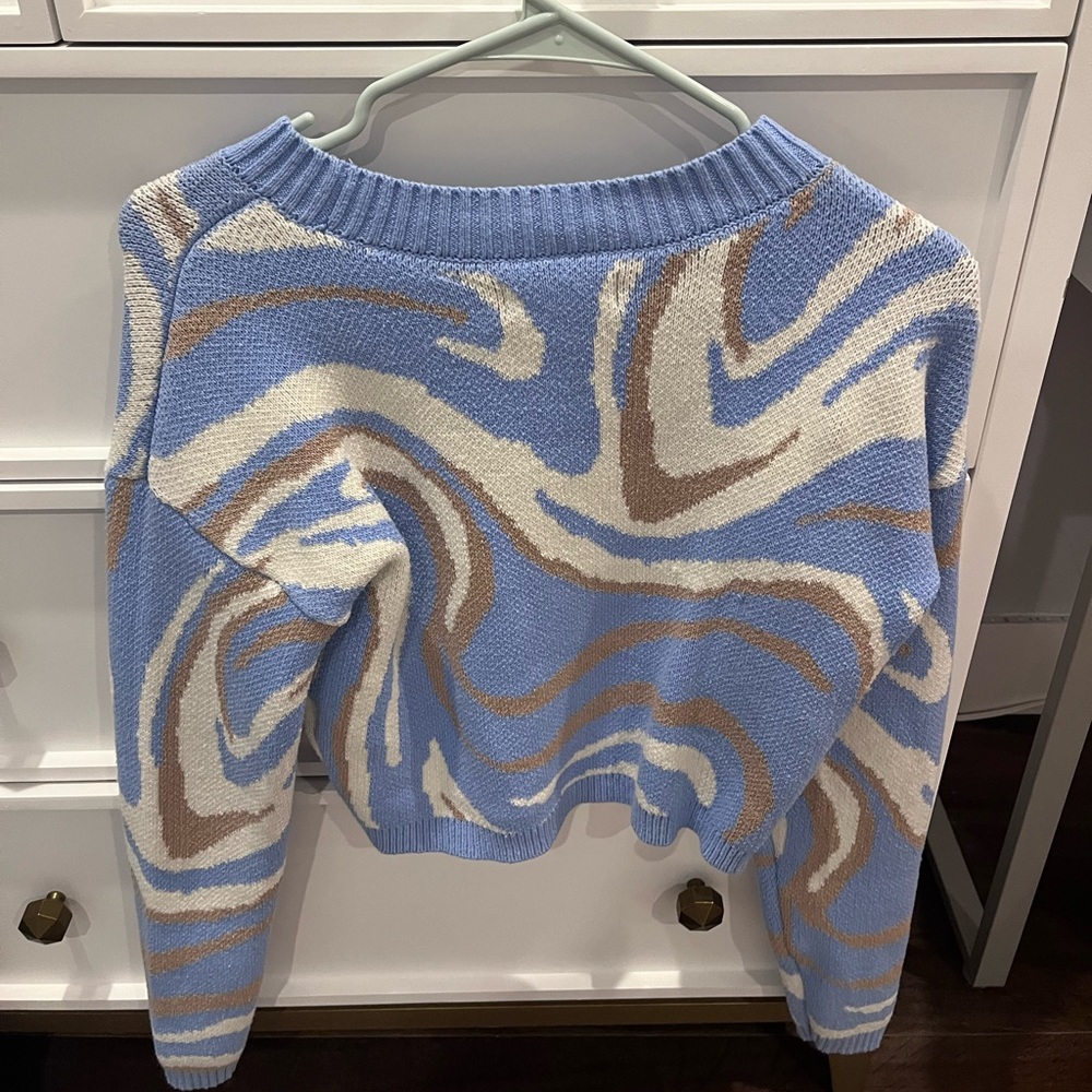 Hollister xs sweater worn one time